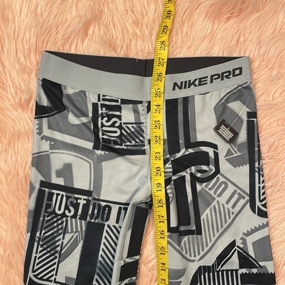 NWT Nike Pro Compression Gray Black Bottoms Cropped Graphic Leggings Medium - Picture 8 of 8
